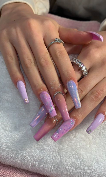 50 Glittering Acrylic Nails for Medium-Length Nails and Long Nails