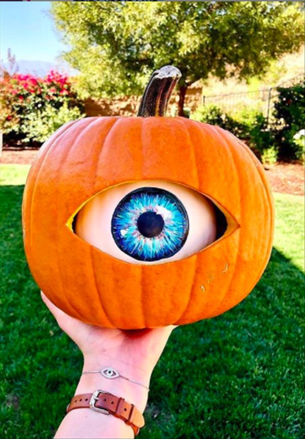 Creative, Unique and Aesthetic Carved Pumpkin Ideas That Are Easy to