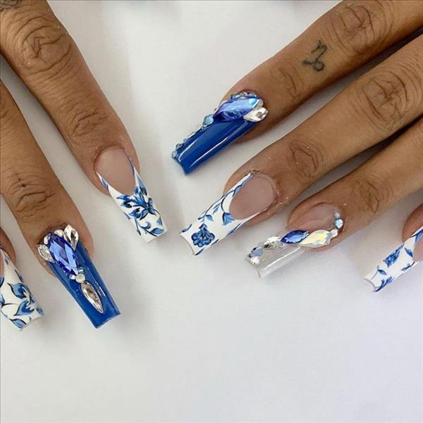 Flower Coffin Nail Art To Sparkle Your Summer Nails 21