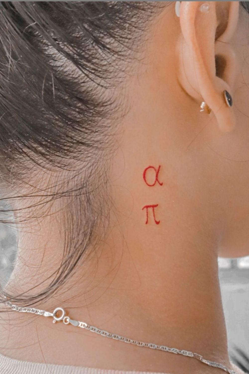 Behind Ear Tattoo: 40 Tiny Tattoo Designs For Girls To Try!