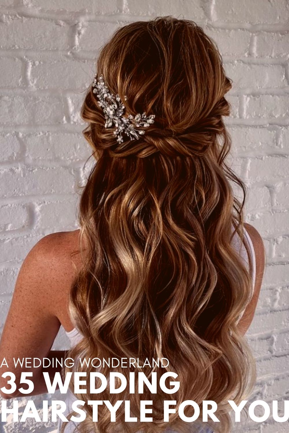 Elegant and charming wedding hairstyle for bride