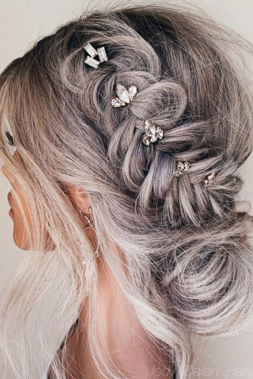 Elegant and charming wedding hairstyle for bride