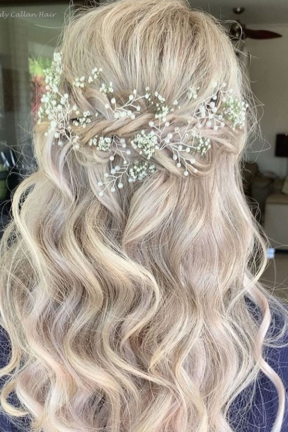 Elegant and charming wedding hairstyle for bride