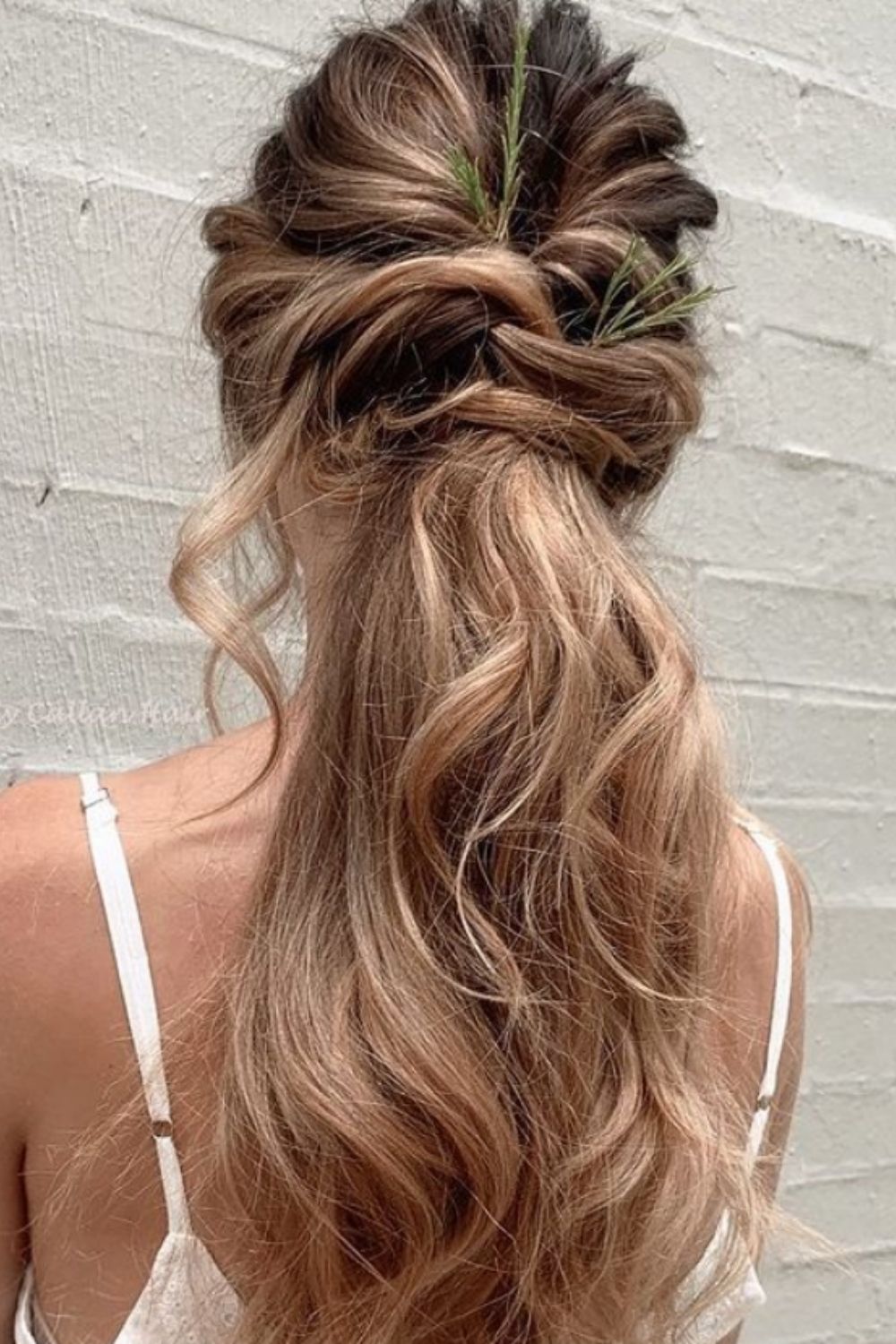 Elegant and charming wedding hairstyle for bride