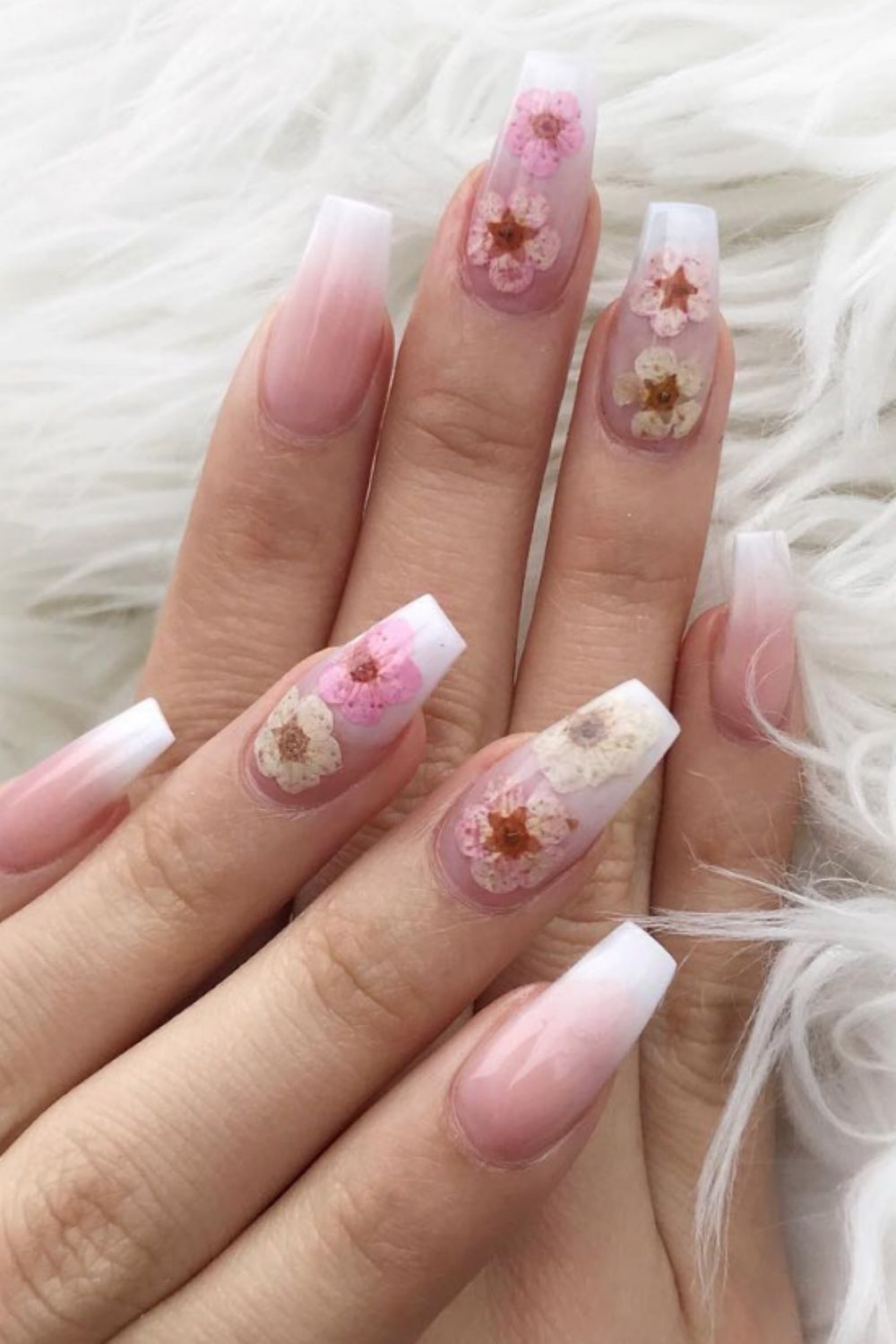 40+Cute Ombre coffin nails for young girls