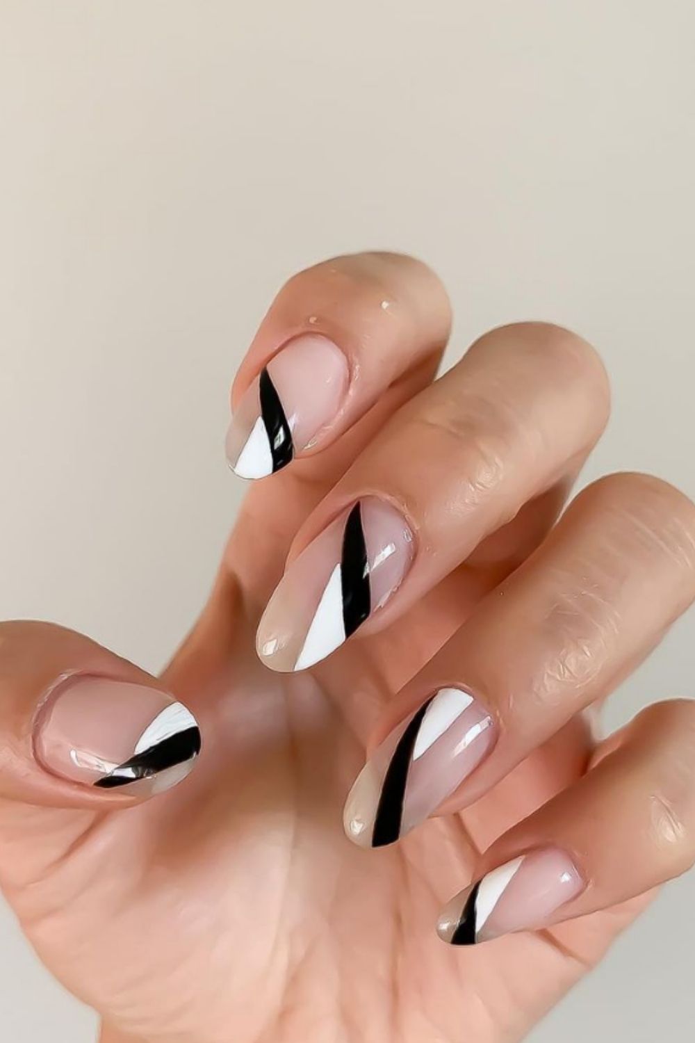 40 Stylish Black And White Nails To Do In Summer 2021!