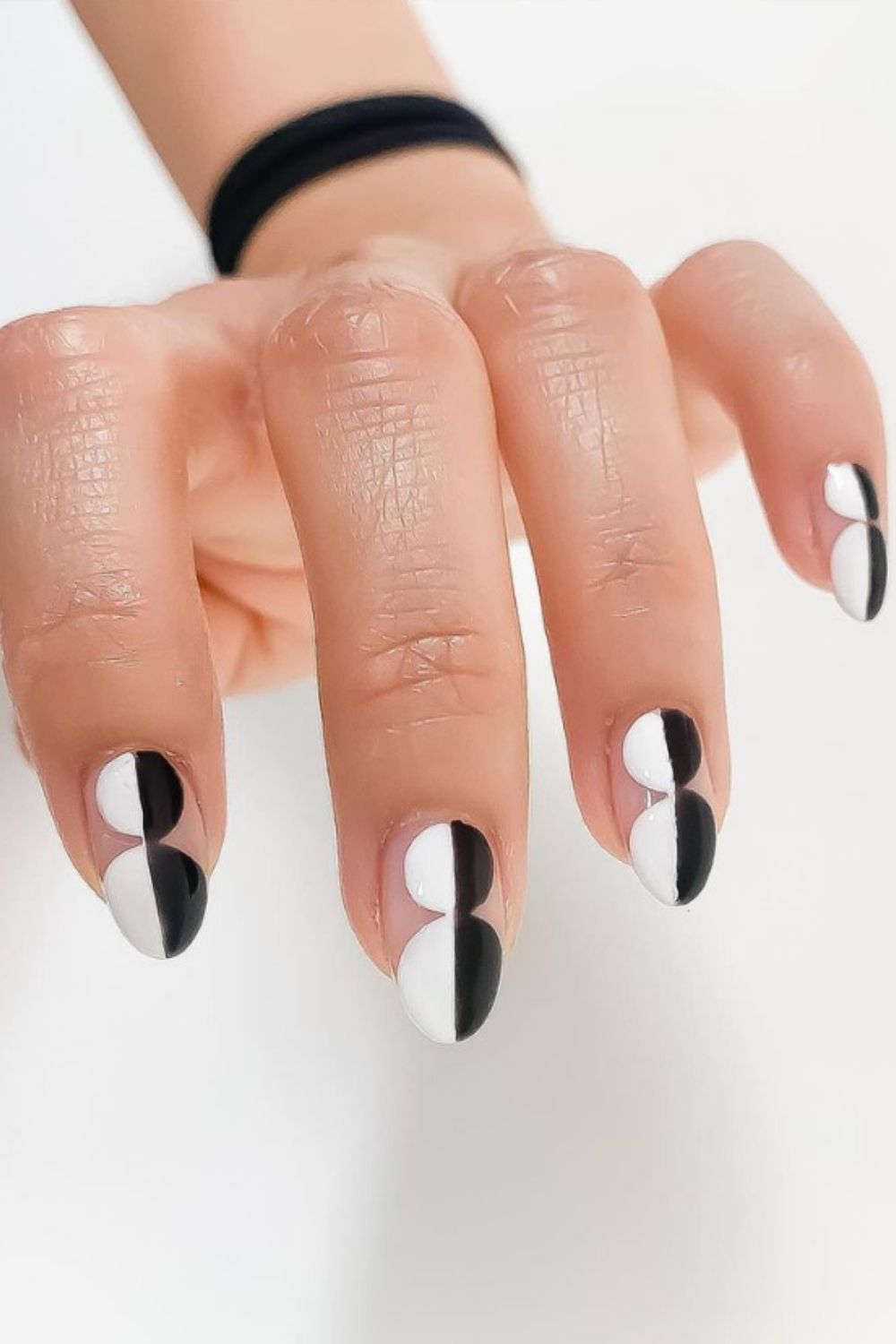 40 Stylish Black And White Nails To Do In Summer 2021! - Page 3 of 5