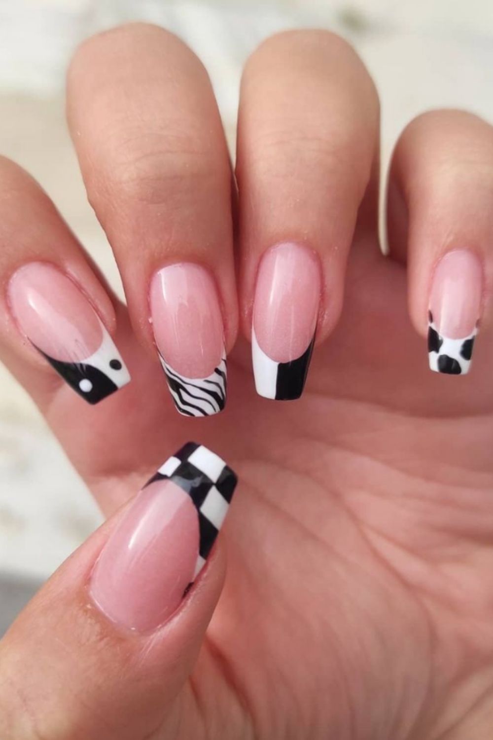 40 Stylish Black And White Nails To Do In Summer 2021!