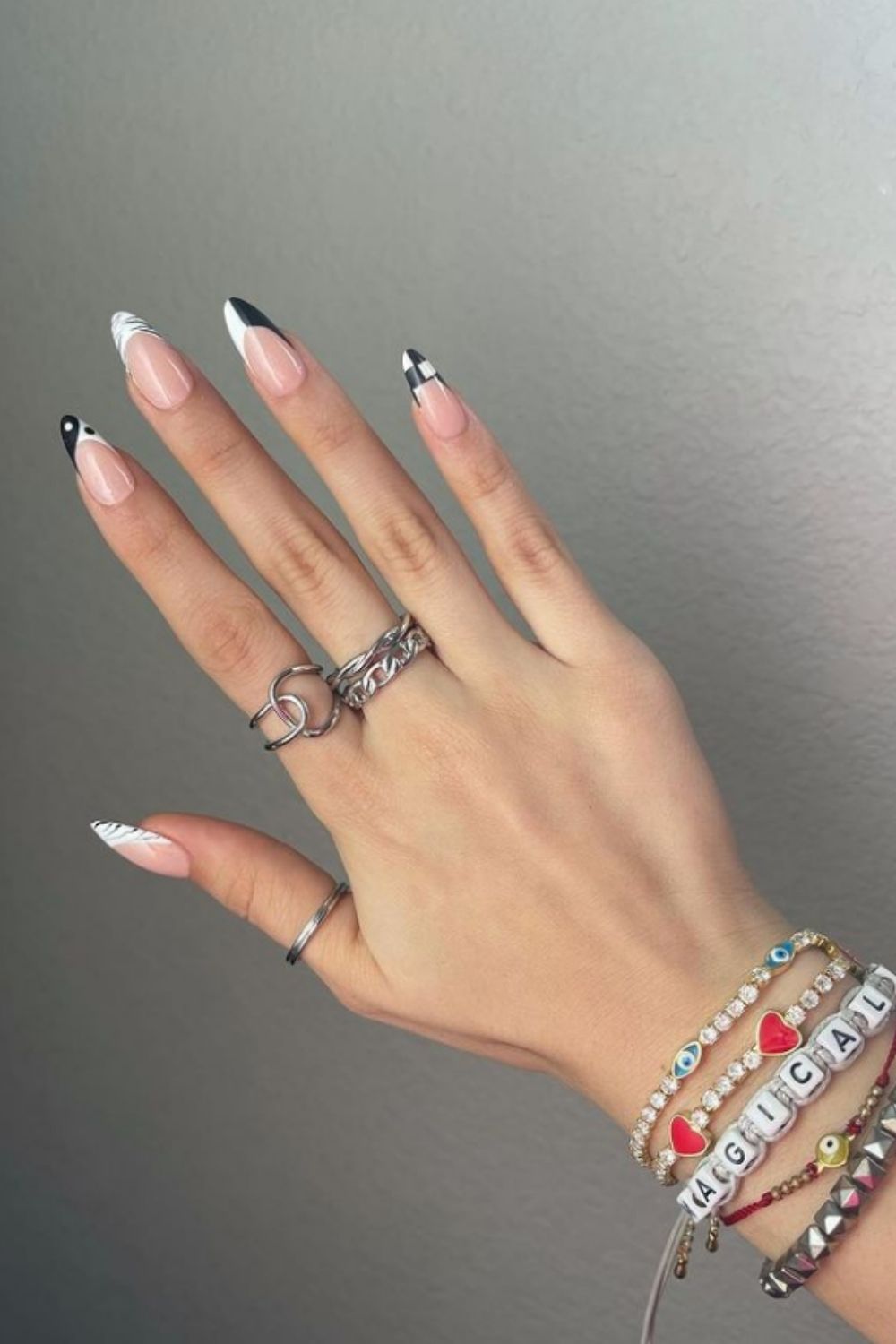 40 Stylish Black And White Nails To Do In Summer 2021!