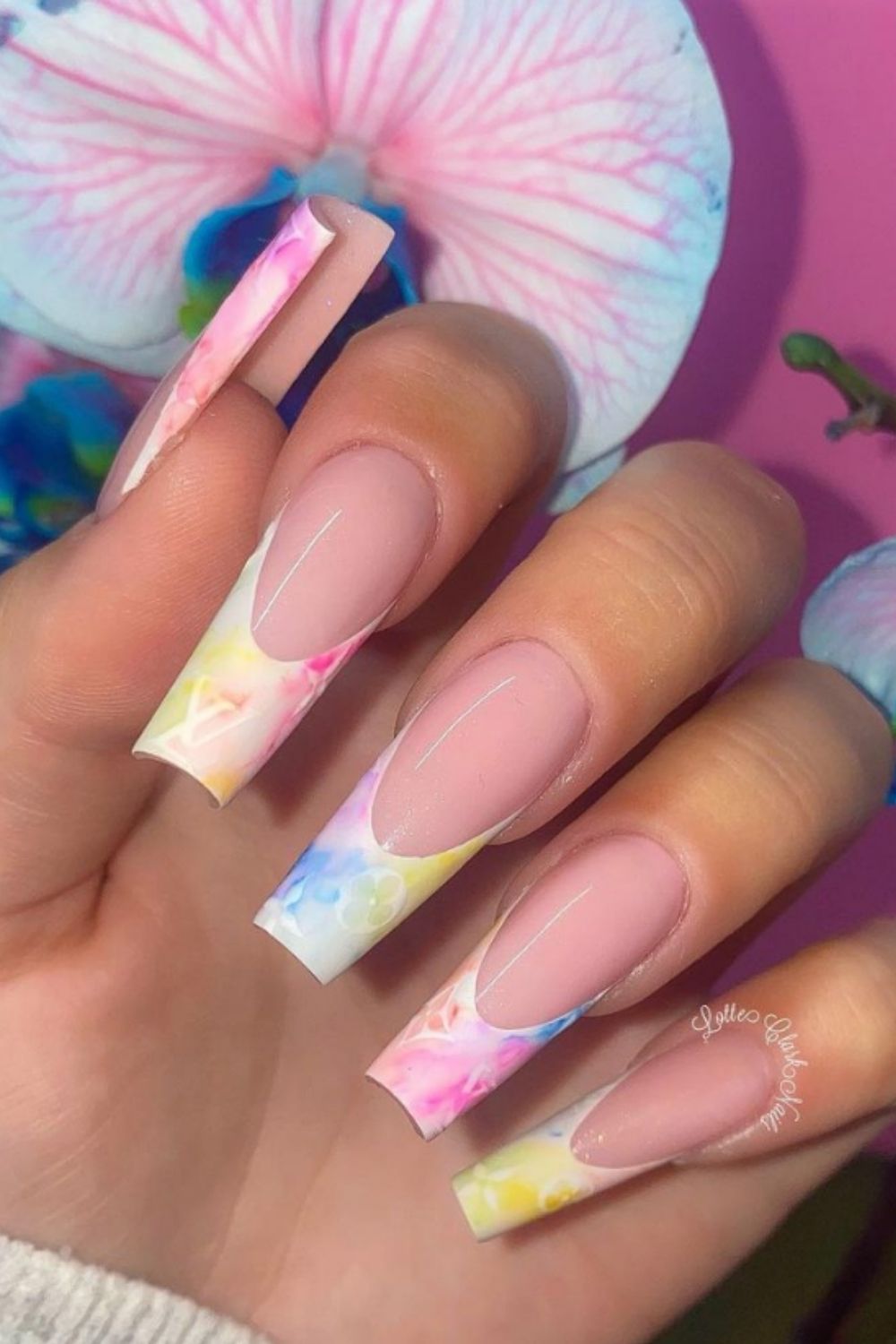 Hottest Tie Dye Nails to Fit Your Beach Look This Summer