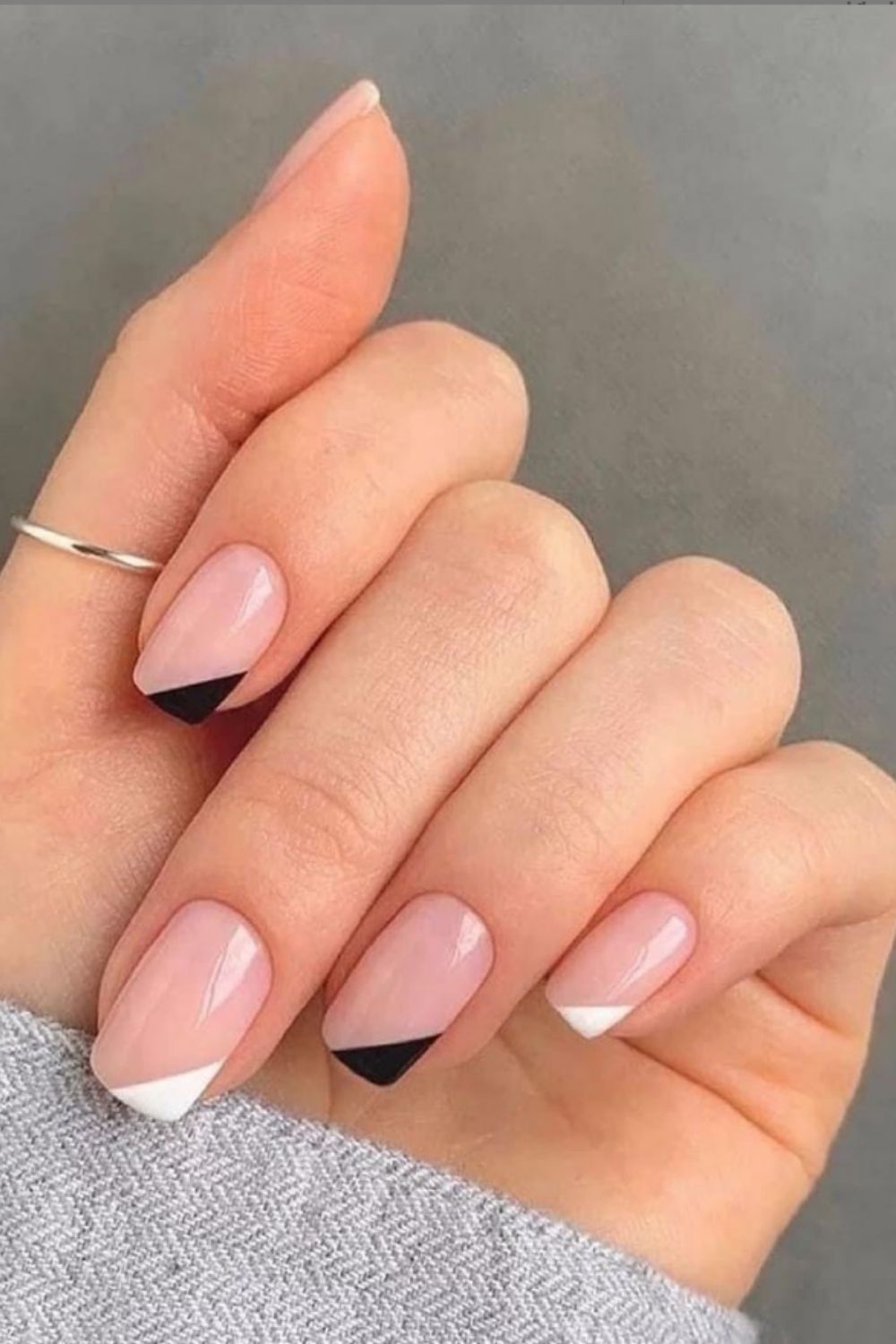 40 Stylish Black And White Nails To Do In Summer 2021!