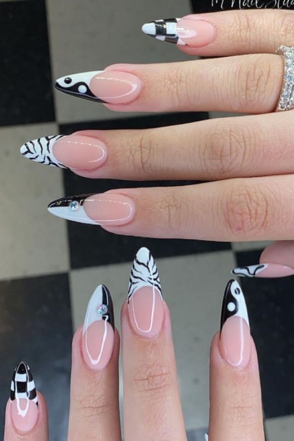 40 Stylish Black And White Nails To Do In Summer 2021!