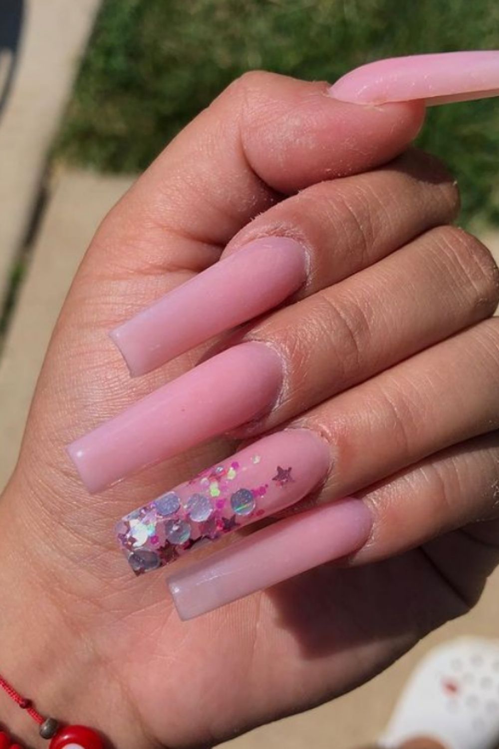 35+ Amazing Glitter Acrylic Nails You Want To Try In 2021!