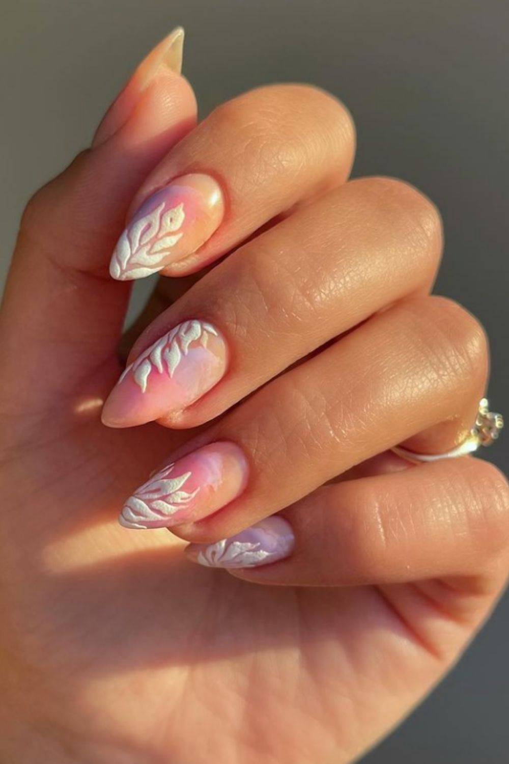 Elegant White Nail Design To Try For A Party In 2021!