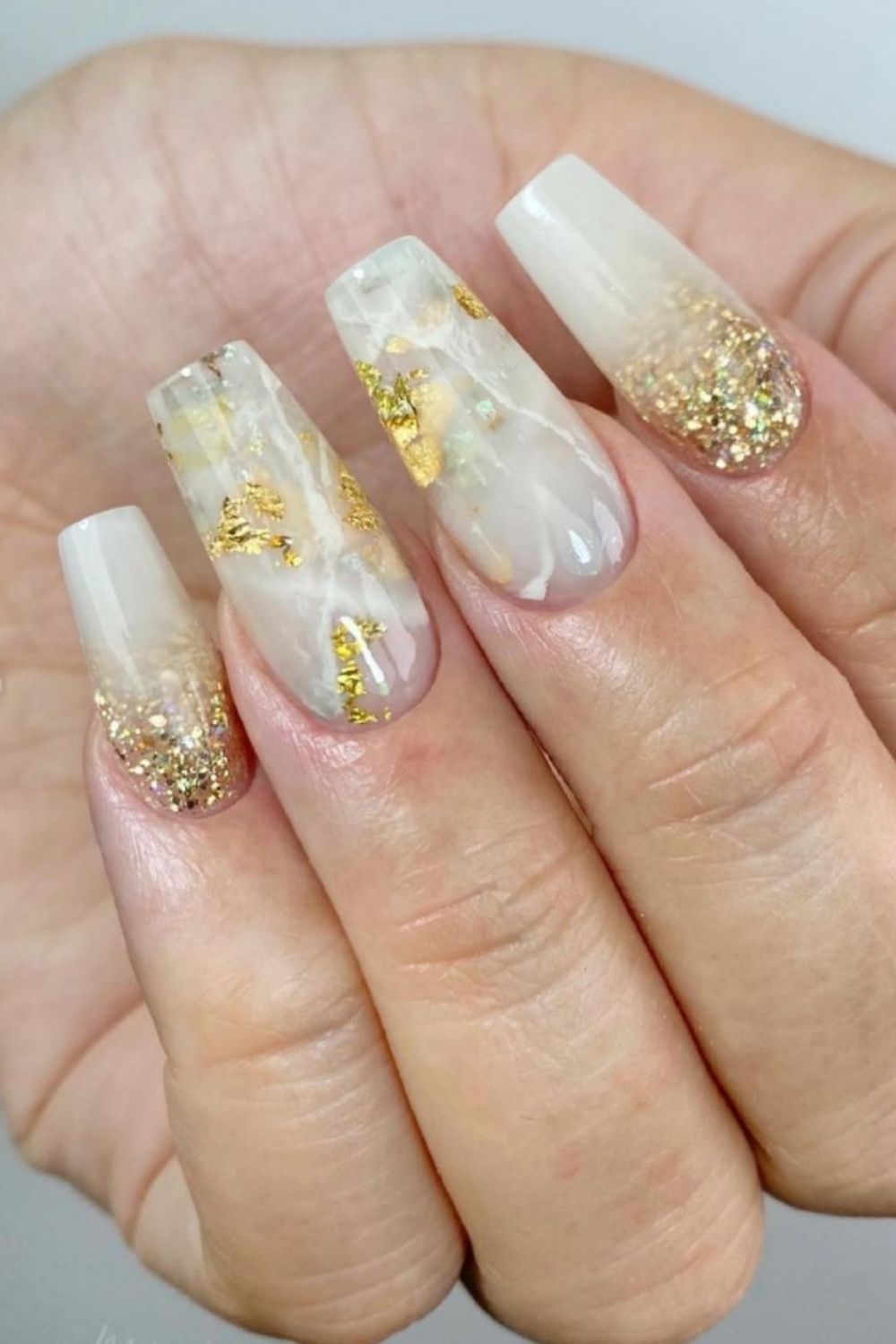 35+ Amazing Glitter Acrylic Nails You Want To Try In 2021!