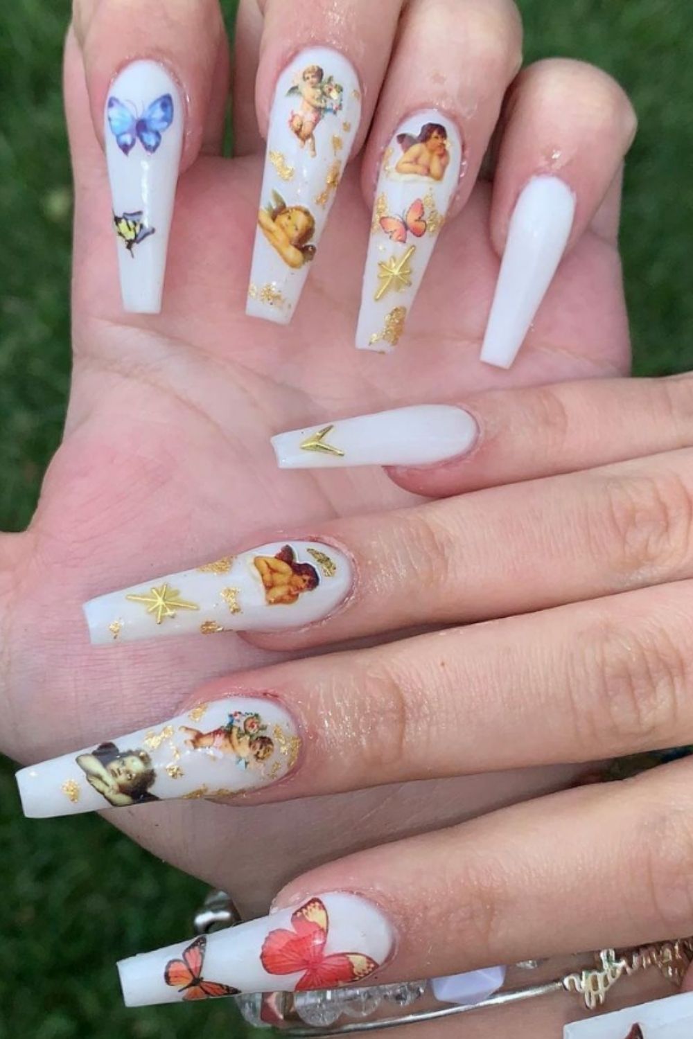 Elegant White Nail Design To Try For A Party In 2021!