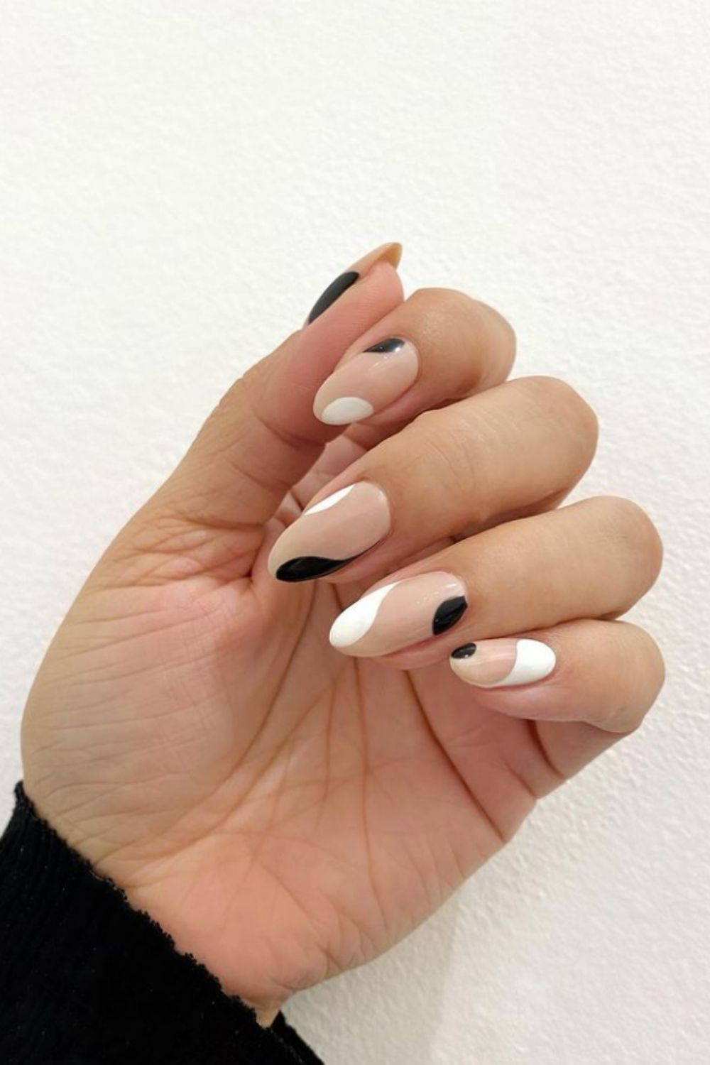 40 Stylish Black And White Nails To Do In Summer 2021!