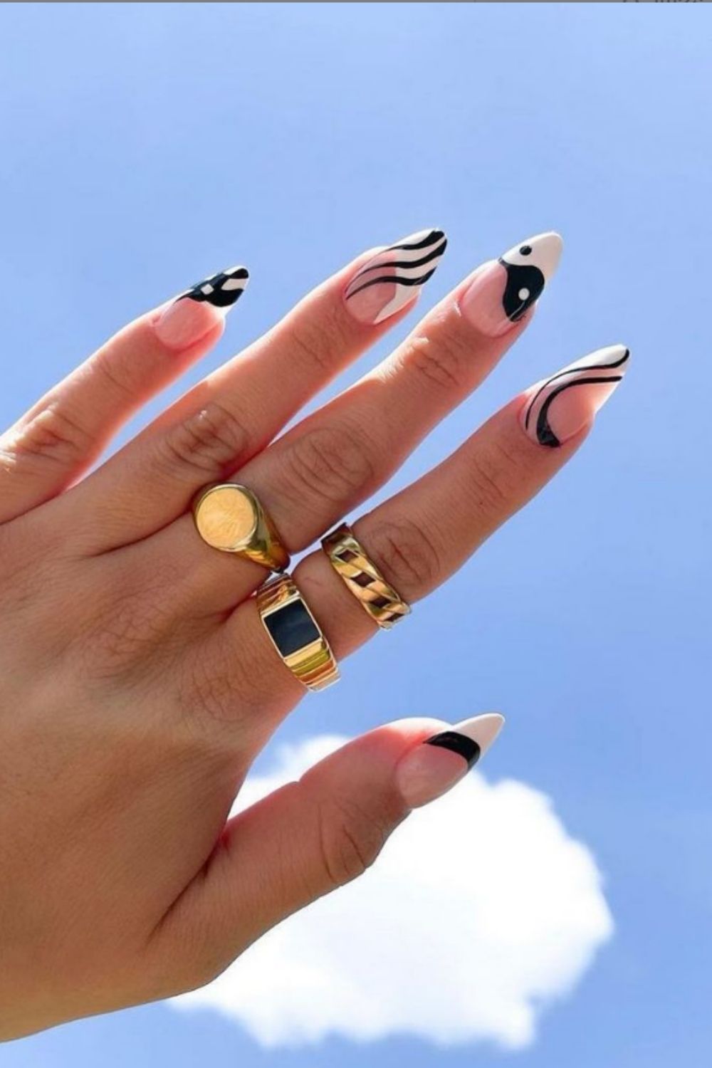 40 Stylish Black And White Nails To Do In Summer 2021!