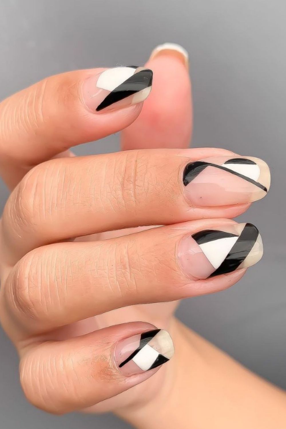 40 Stylish Black And White Nails To Do In Summer 2021!