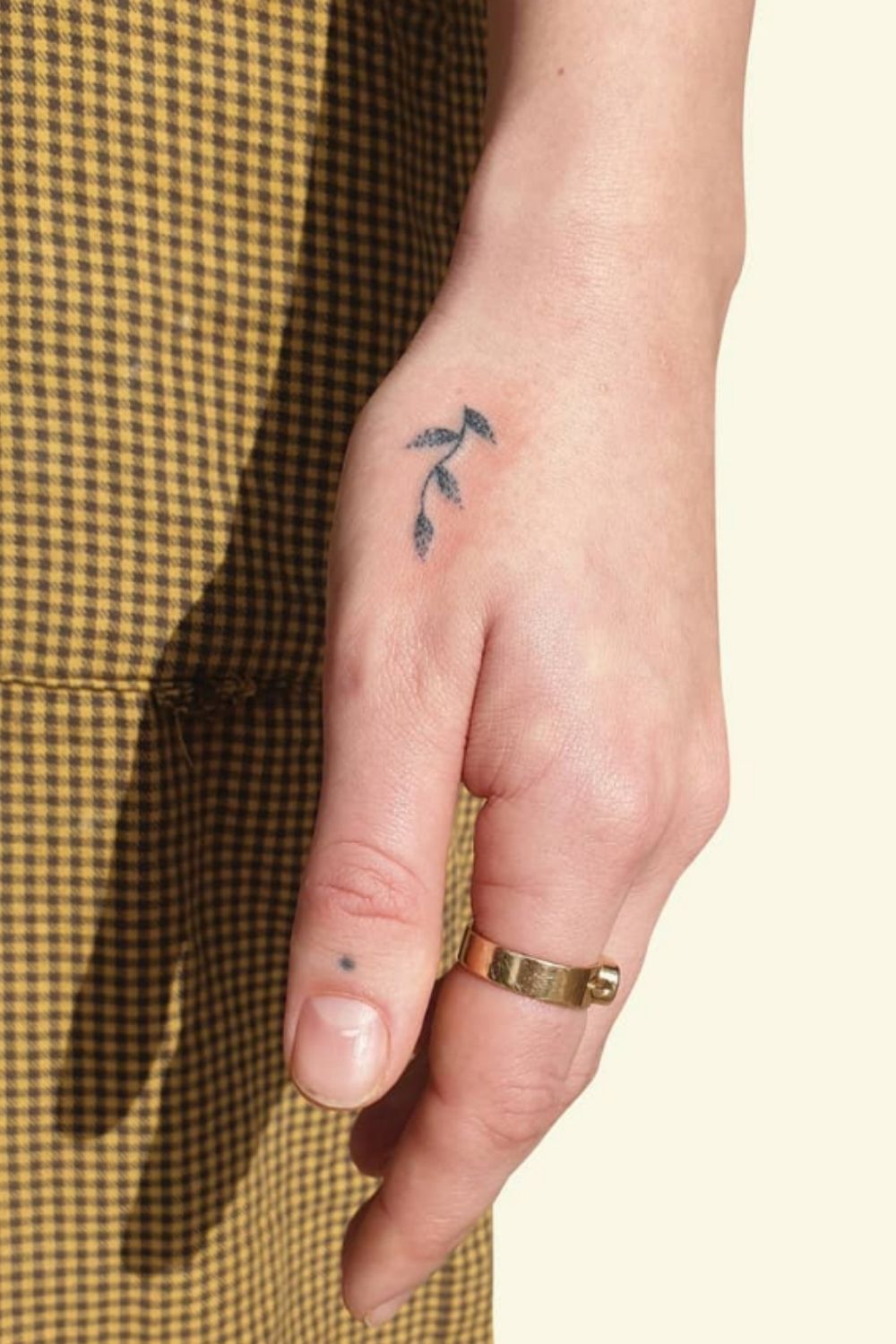 Best Small Finger Tattoo Design You'll Love To Try!