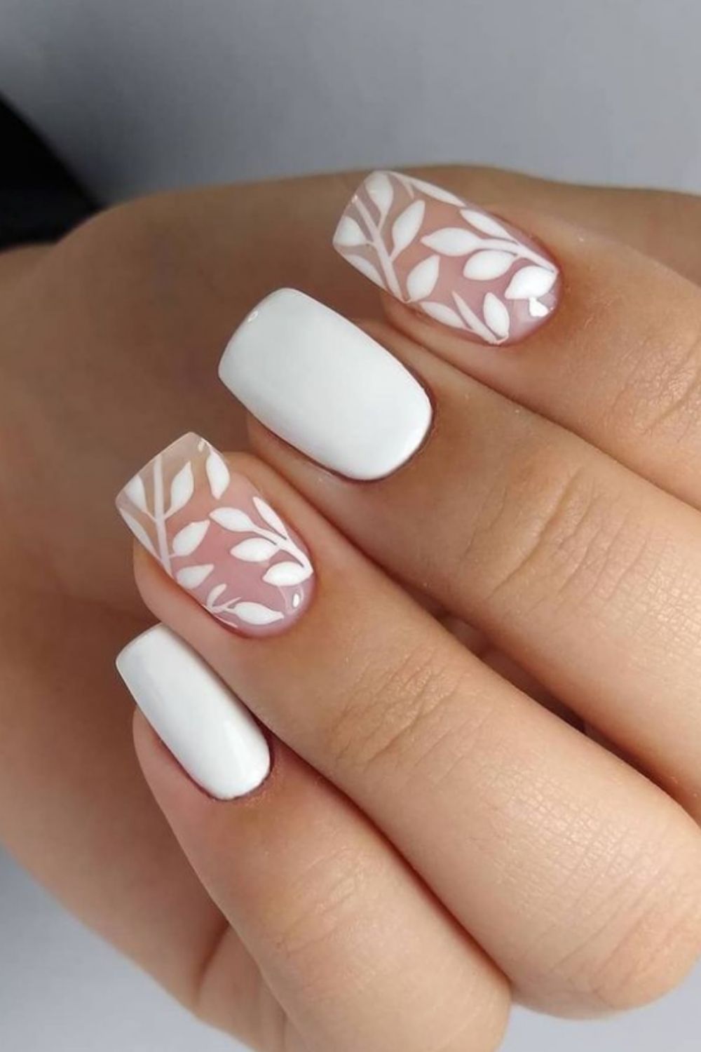 Elegant White Nail Design To Try For A Party In 2021!