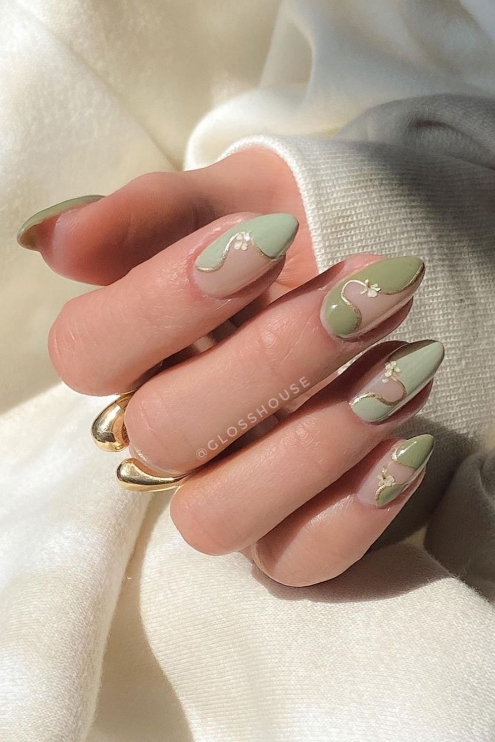 31 Best short almond nails in pastel nail polish 2021