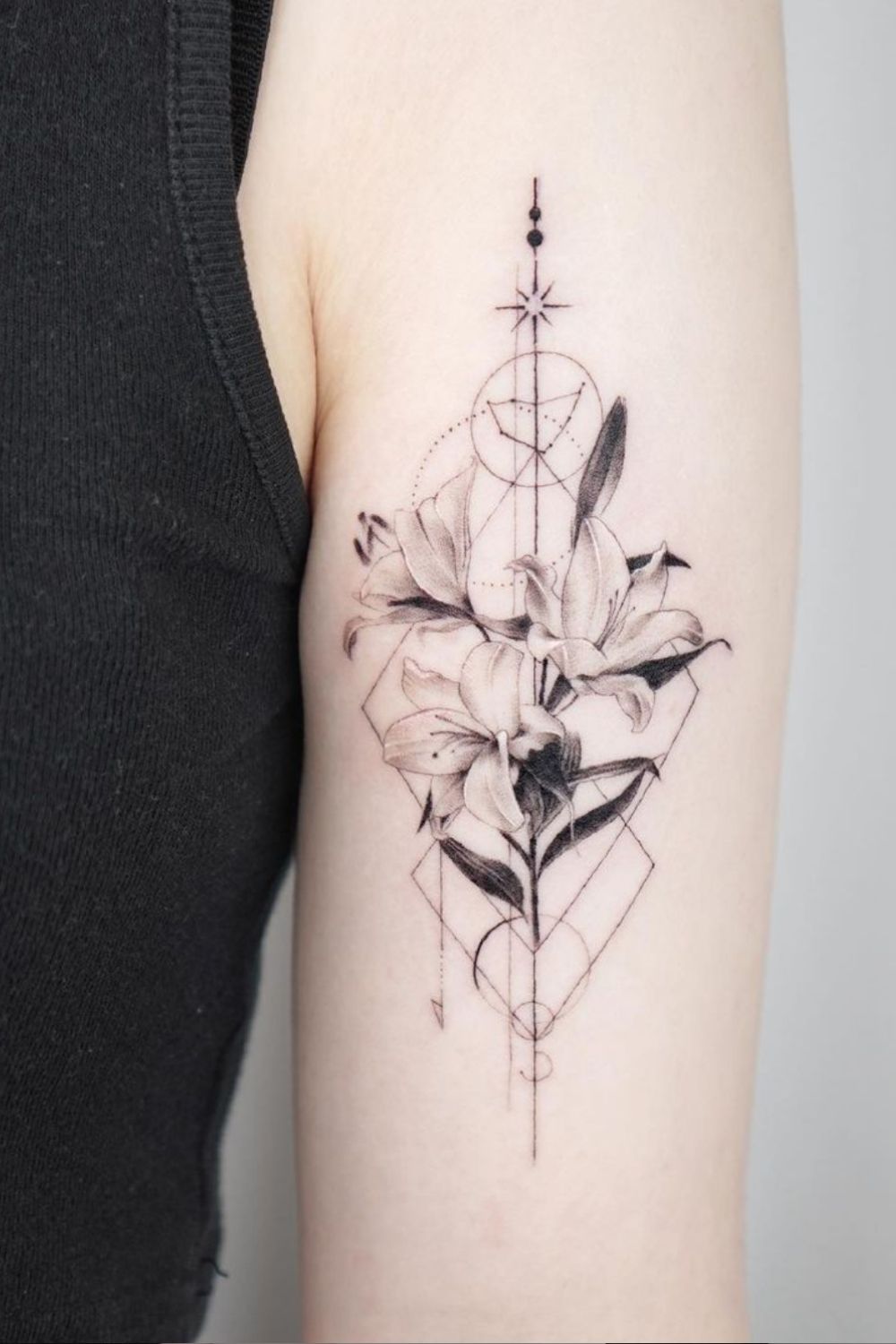 26 Cool Geometric Tattoos Ideas With Unique Meanings