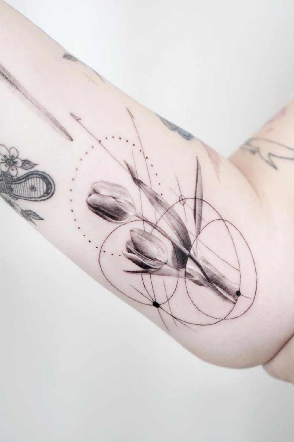 26 Cool Geometric Tattoos Ideas With Unique Meanings
