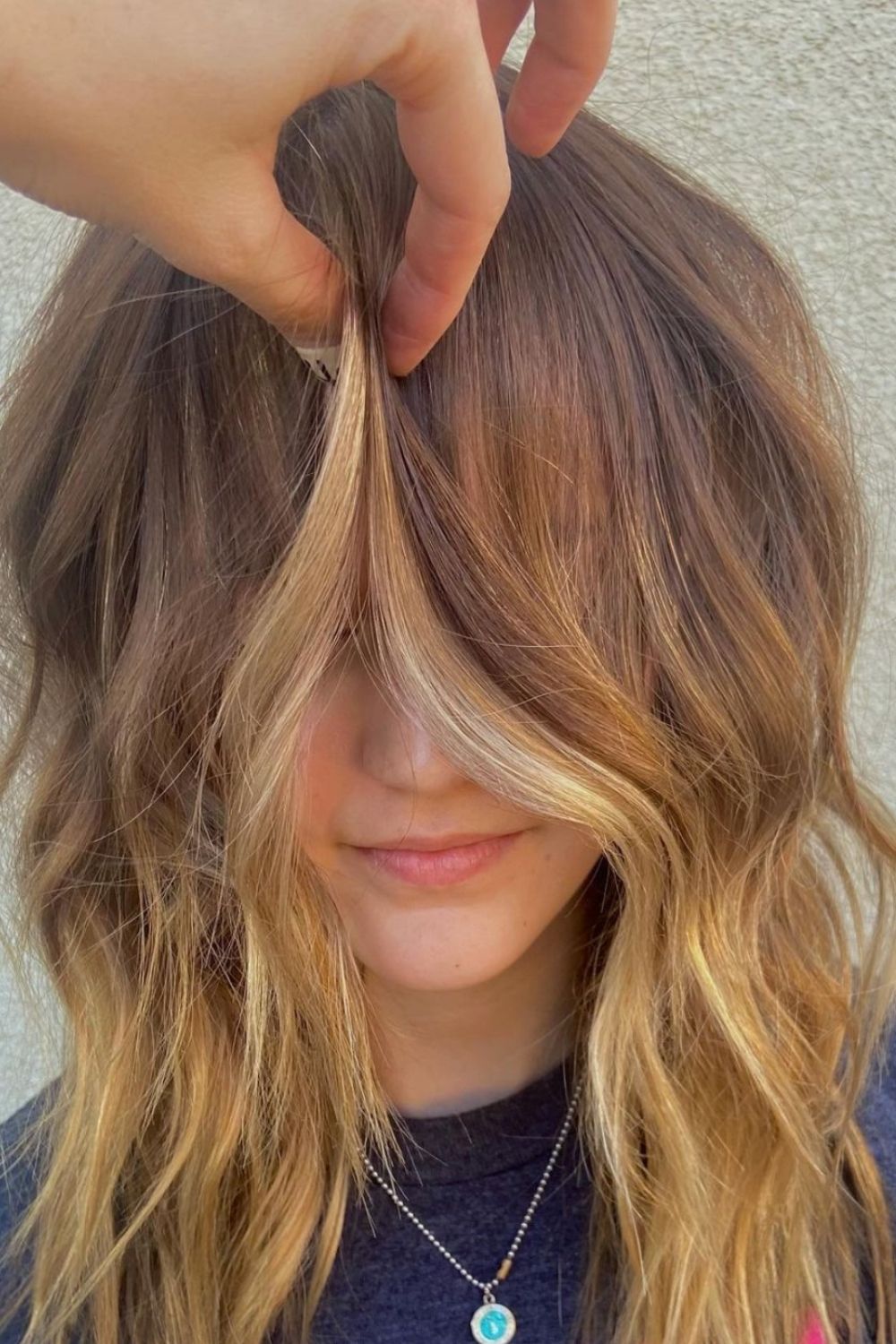 Alluring Money Piece Hair Highlights for a Face-Framing Hair Trend