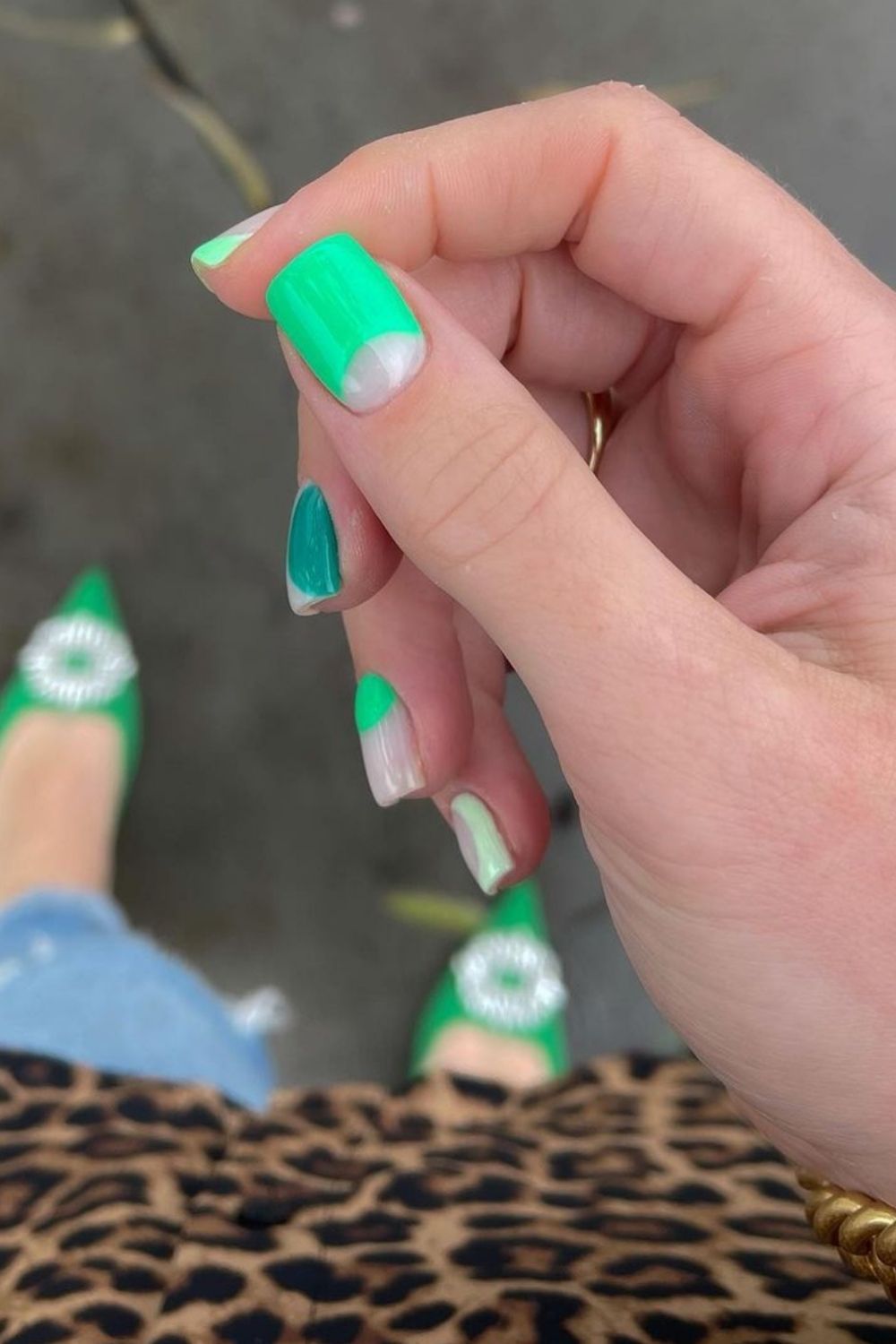 Best Green nail designs to try 2021: neon green, lime green, dark green