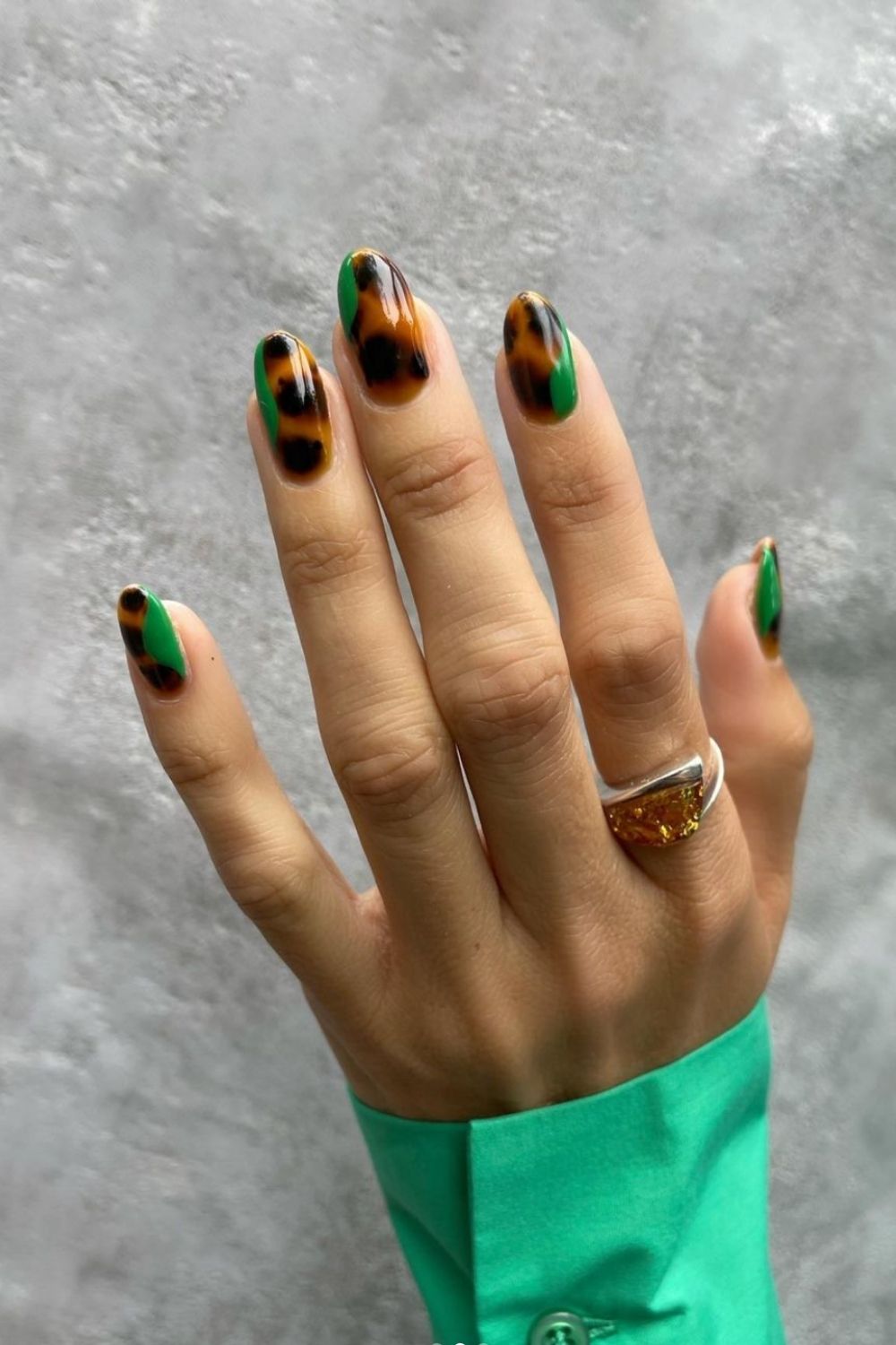 Best Green nail designs to try 2021: neon green, lime green, dark green