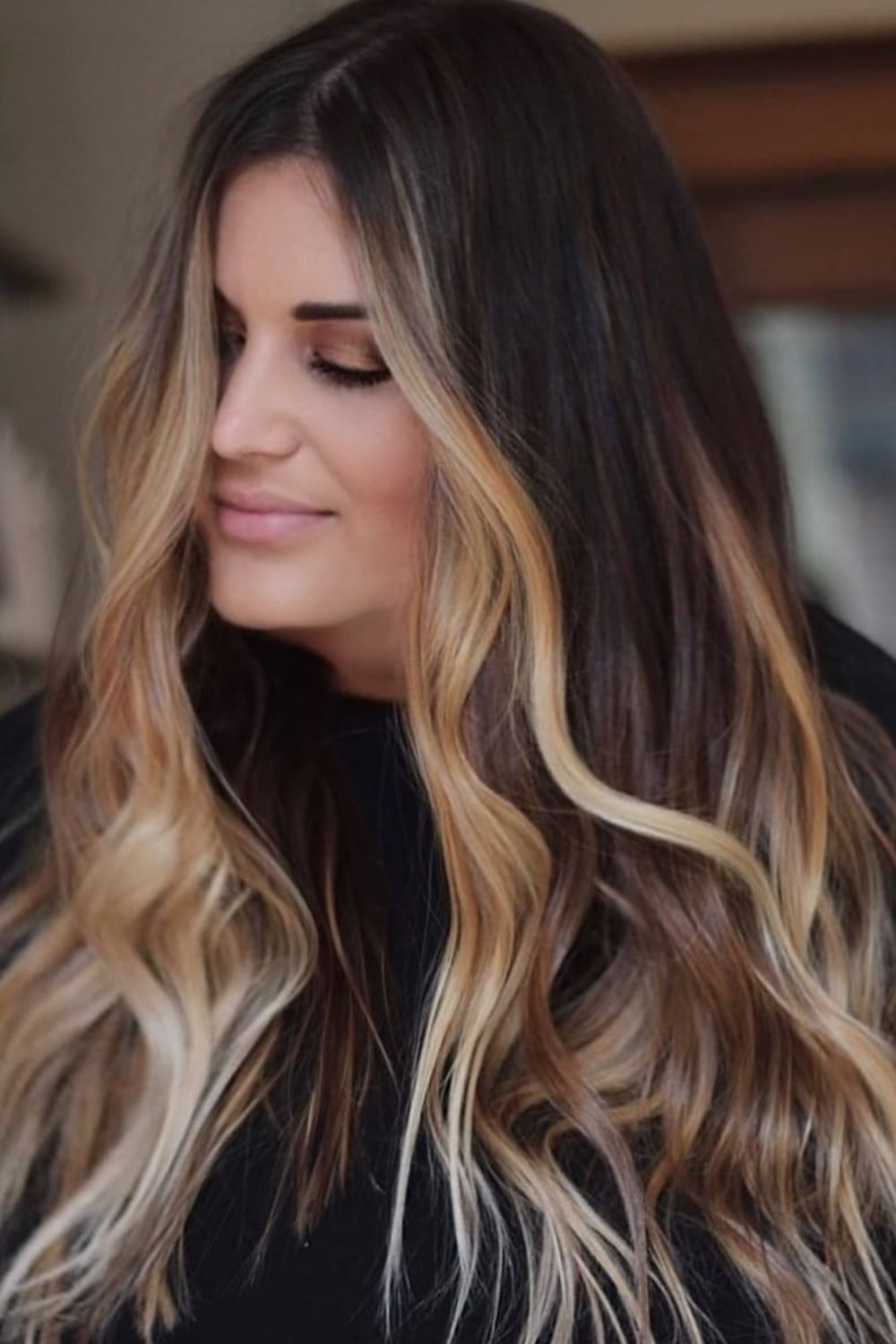 Alluring Money Piece Hair Highlights for a Face-Framing Hair Trend