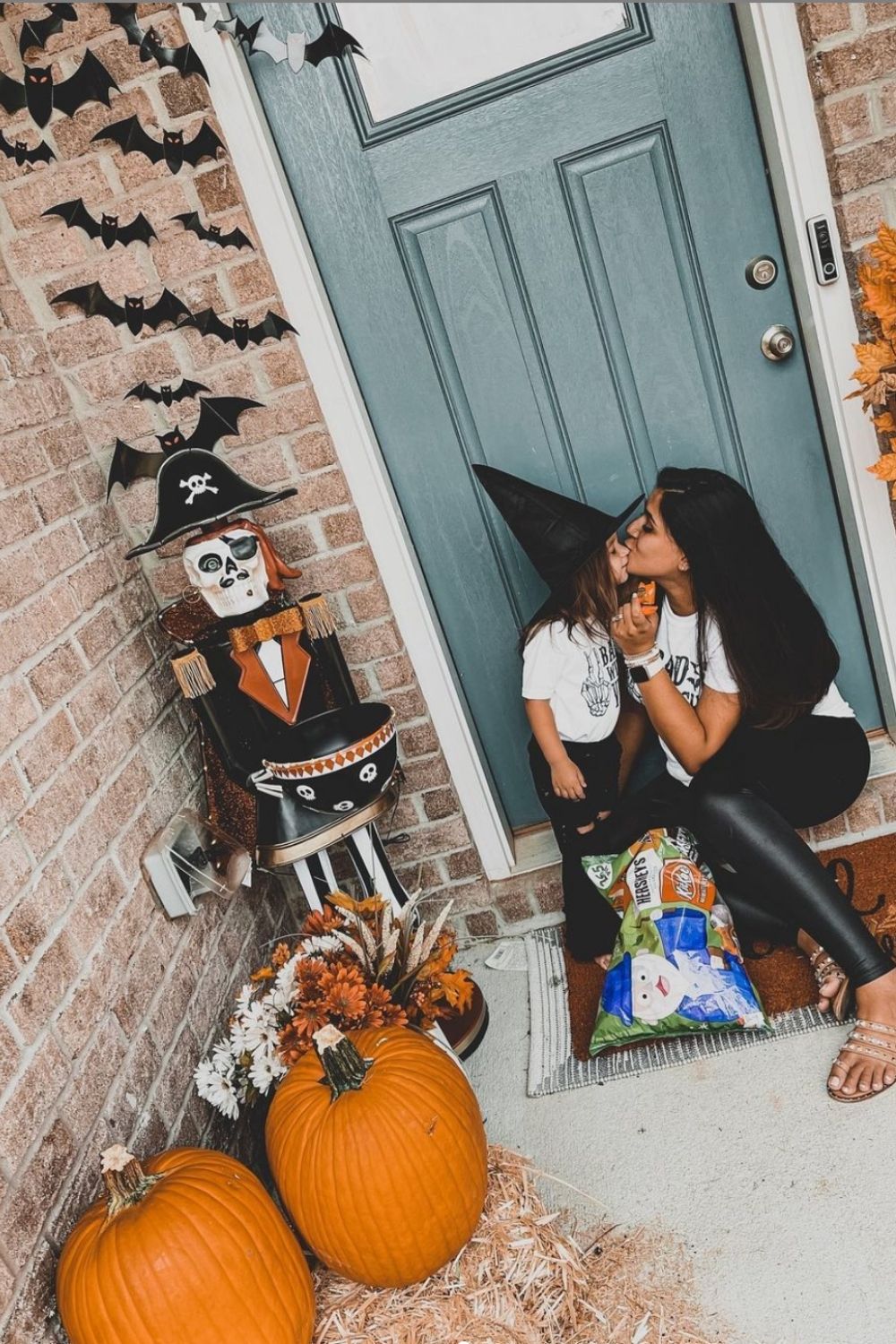 48 Creative Outside Halloween porch decoration ideas 2021