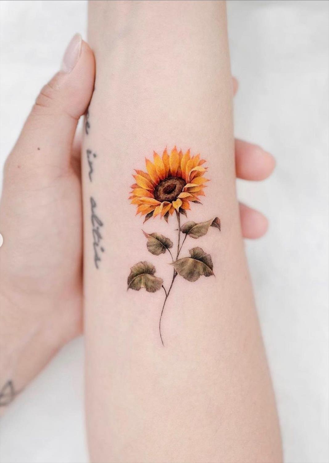 18 Amazing Sunflower Tattoo Ideas to Celebrate the Beauty of Nature