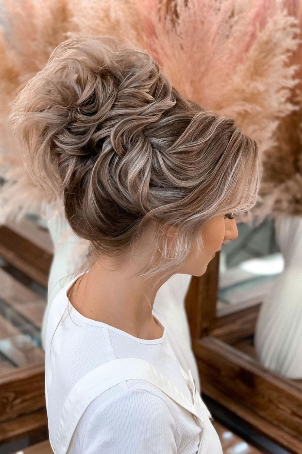 38 Chic Prom Hairstyles updos to Let You Be Amazing