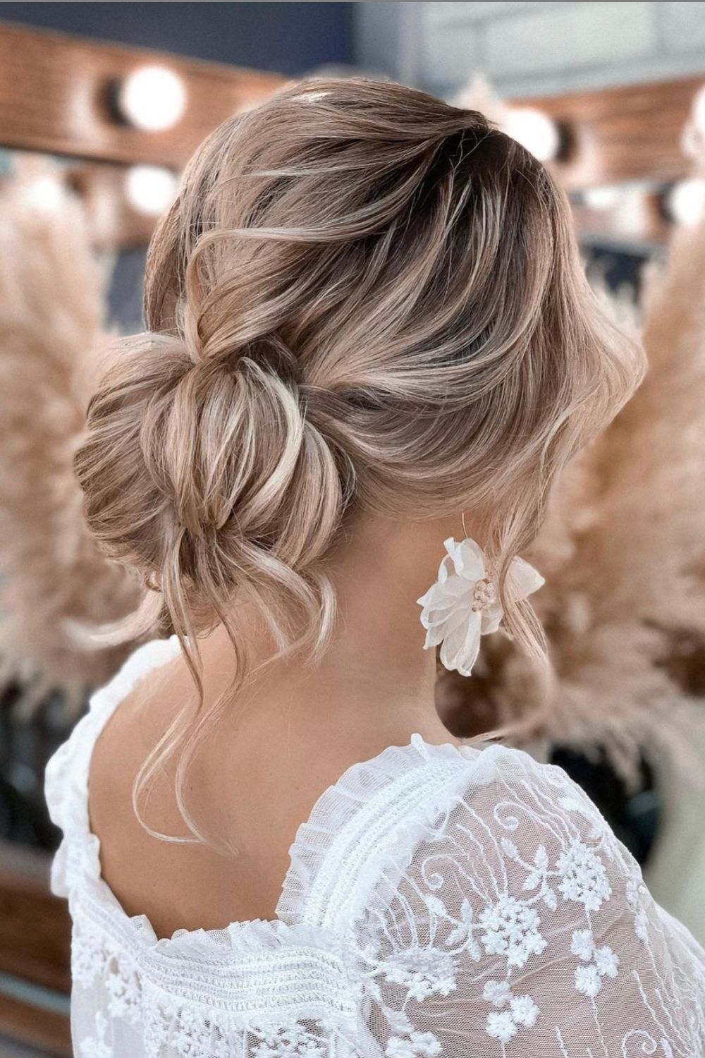 38 Chic Prom Hairstyles updos to Let You Be Amazing