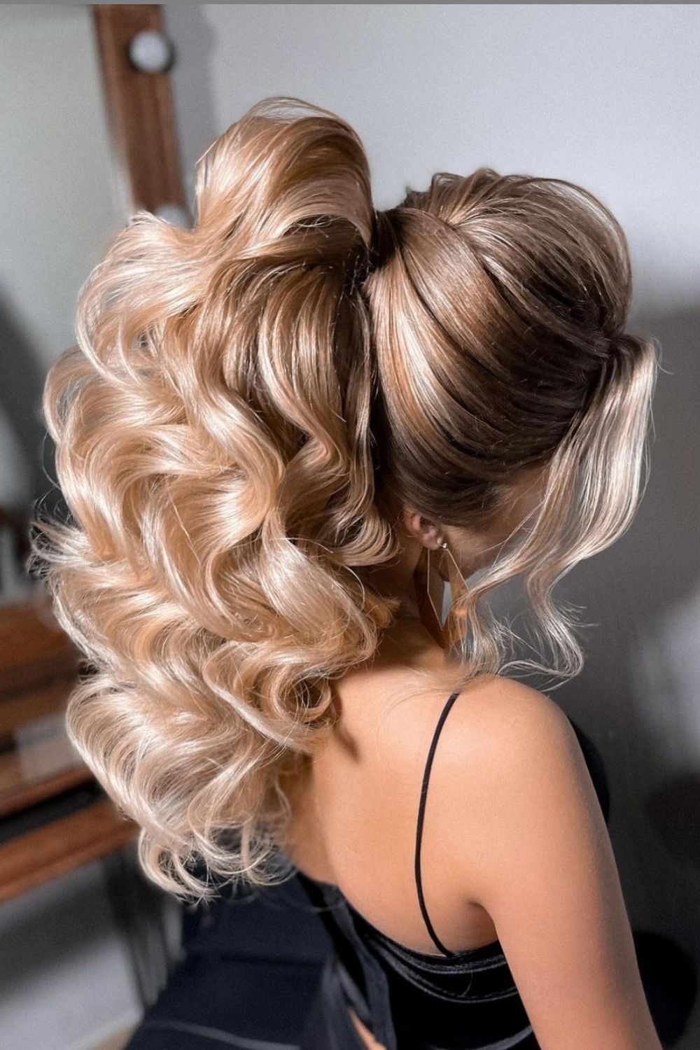 38 Chic Prom Hairstyles for long hair with retro curls  to Let You Be Amazing