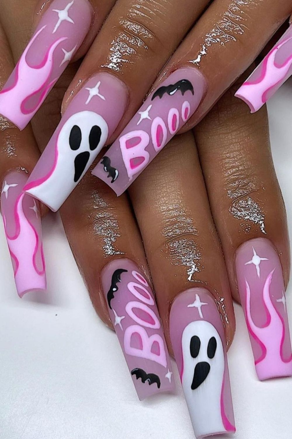 Halloween nail aesthetic | Trendy Halloween manicure to try 2021