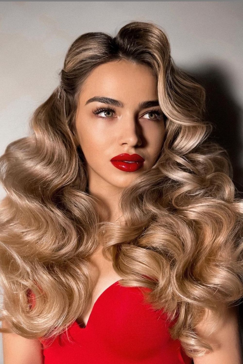 38 Chic Prom Hairstyles for long hair with retro curls  to Let You Be Amazing