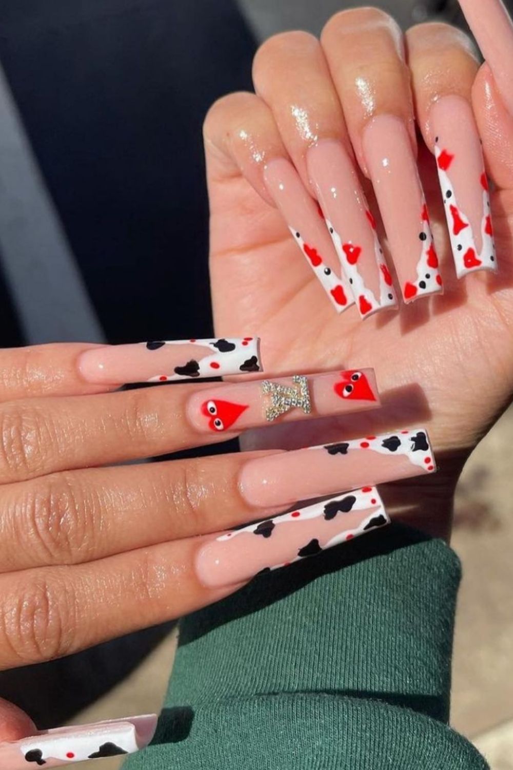 Halloween nail aesthetic | Trendy Halloween manicure to try 2021