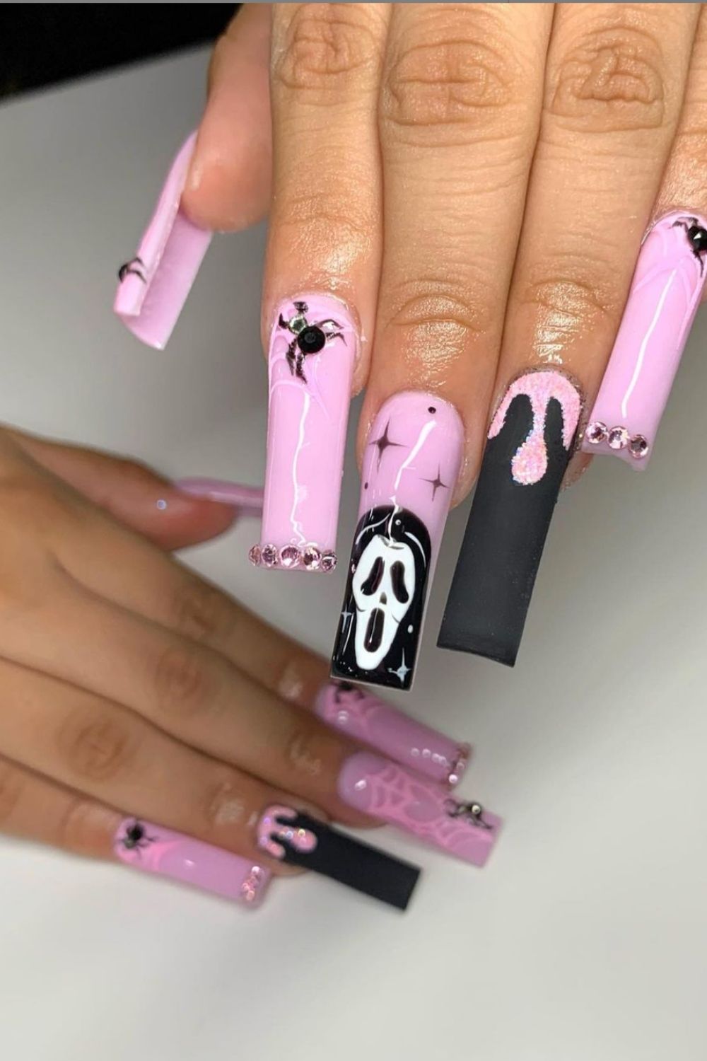 Halloween nail aesthetic | Trendy Halloween manicure to try 2021