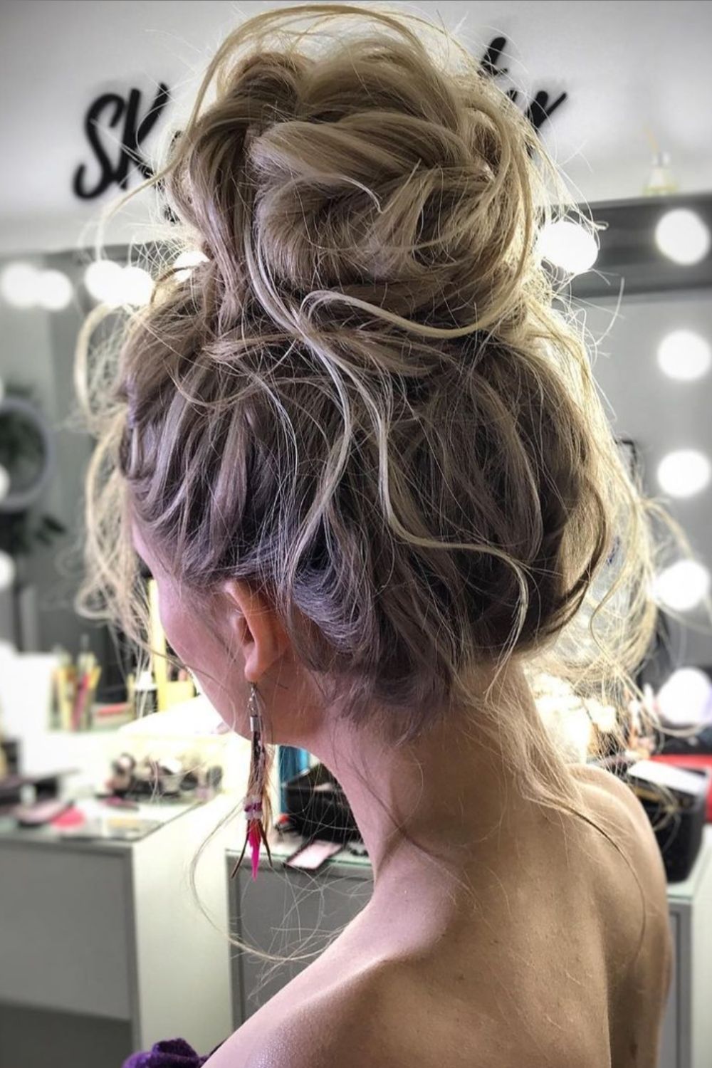 38 Chic Prom Hairstyles to Let You Be Amazing