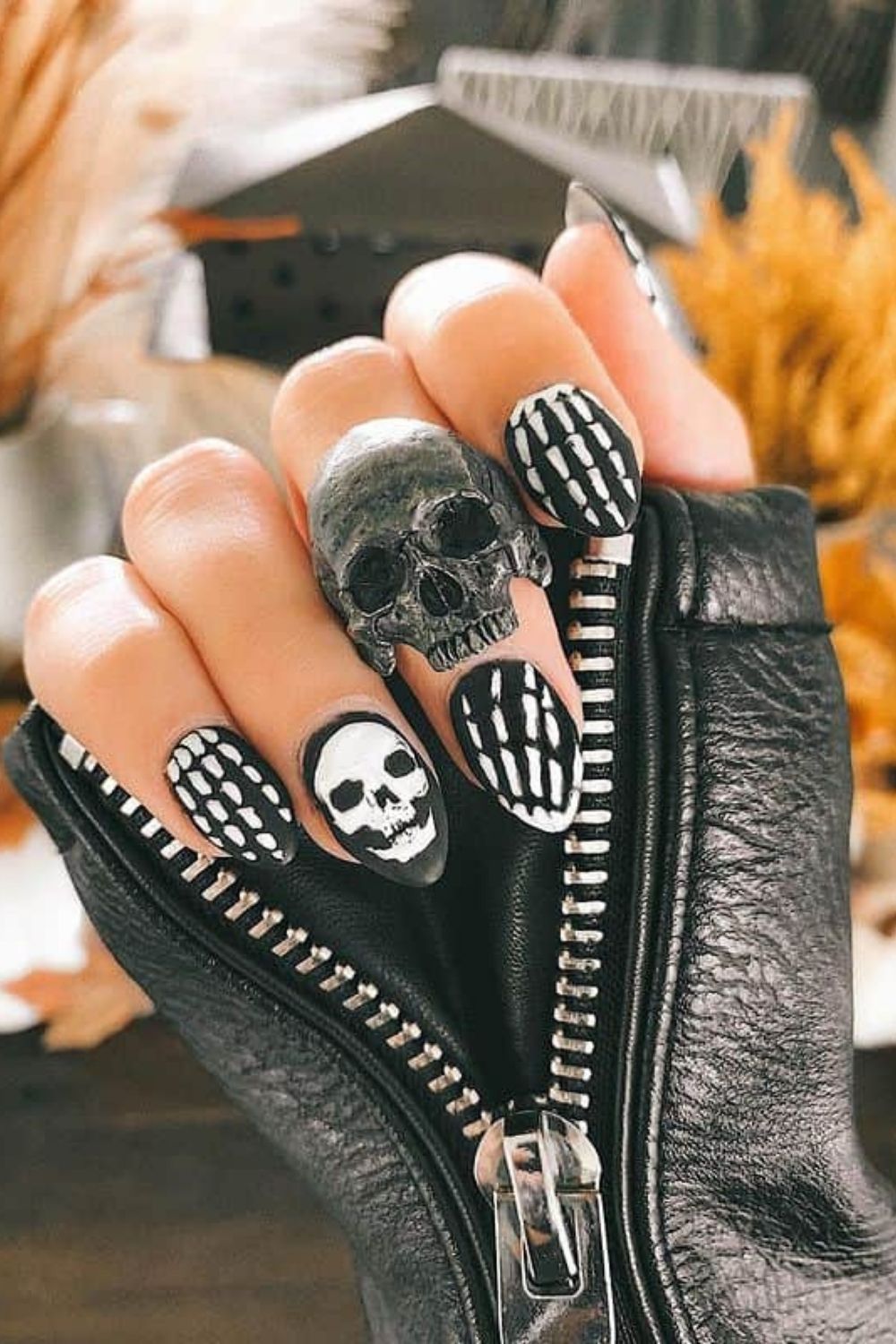 Halloween nail aesthetic | Trendy Halloween manicure to try 2021