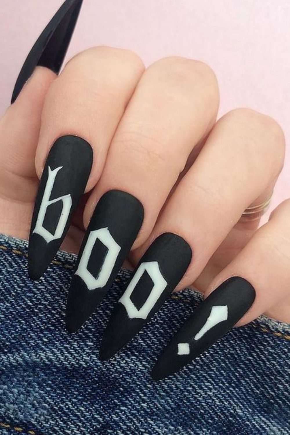 Halloween nail aesthetic | Trendy Halloween manicure to try 2021