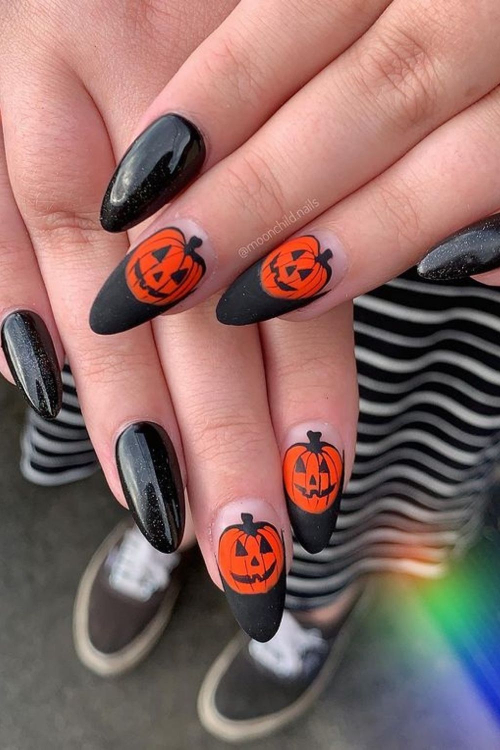 Halloween nail aesthetic | Trendy Halloween manicure to try 2021