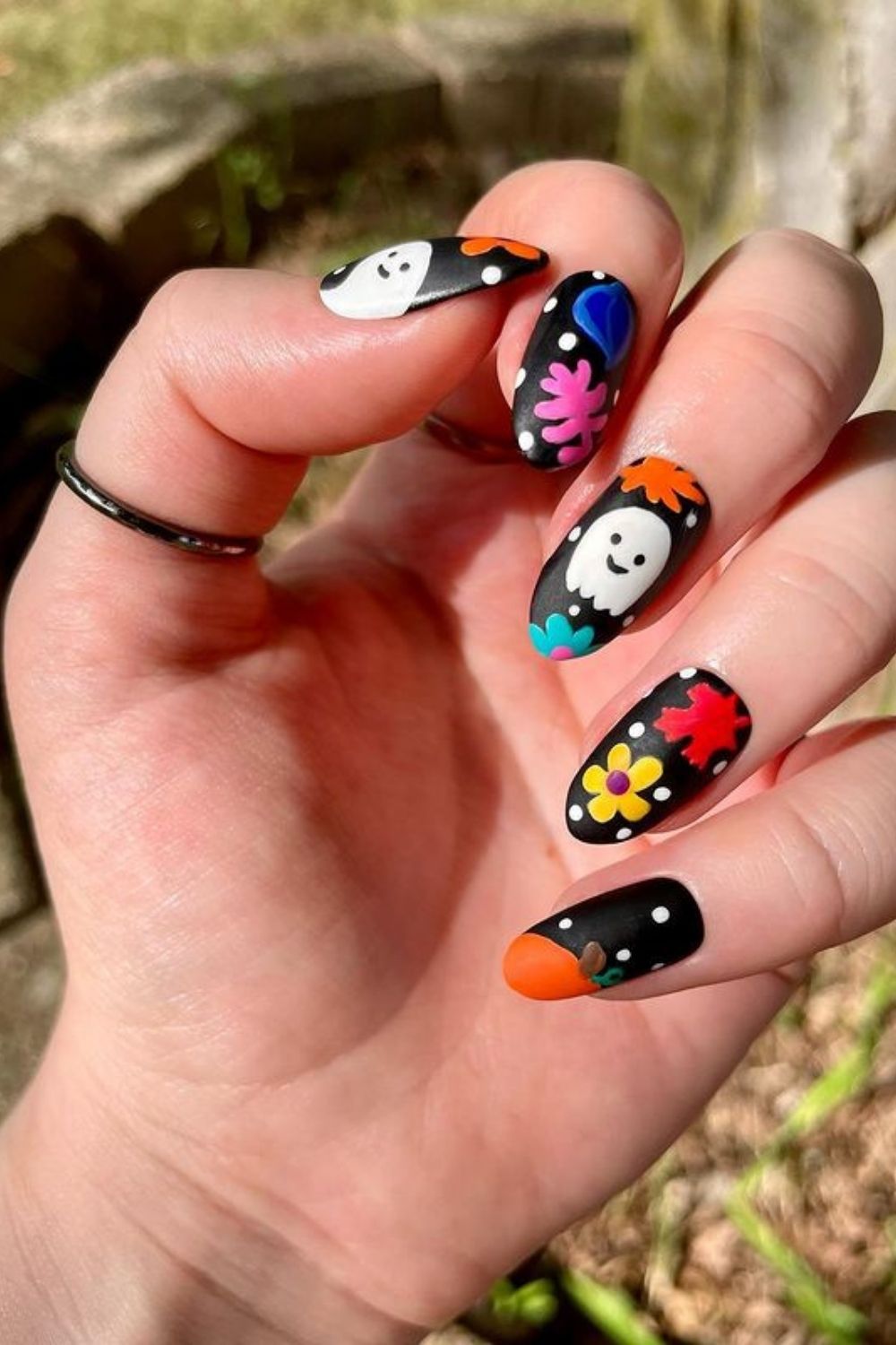 Halloween nail aesthetic | Trendy Halloween manicure to try 2021