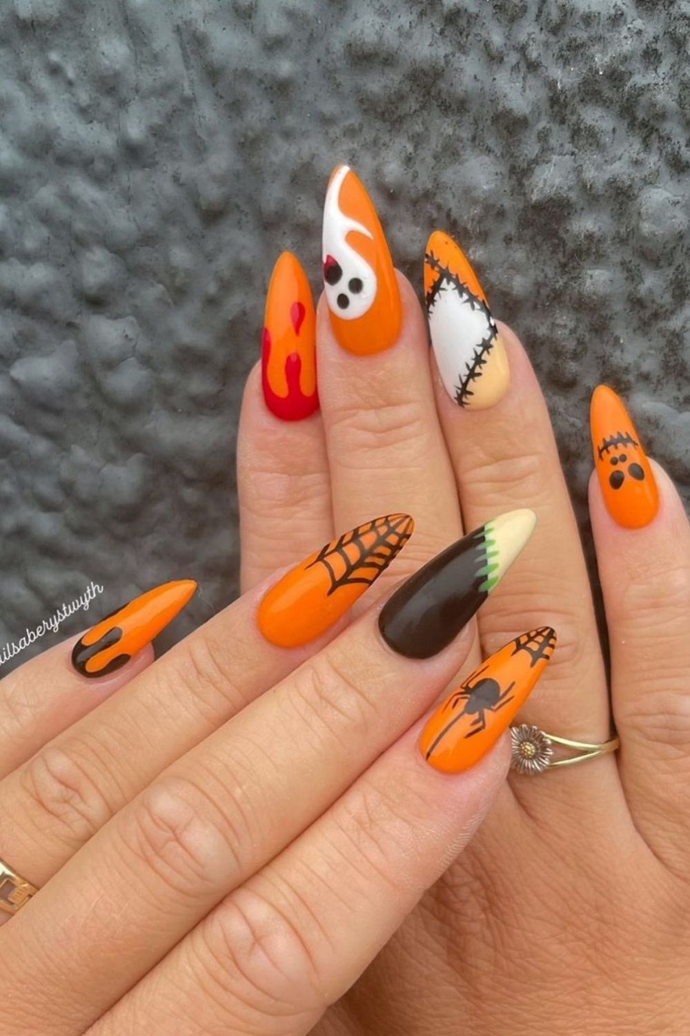 Halloween nail aesthetic | Trendy Halloween manicure to try 2021