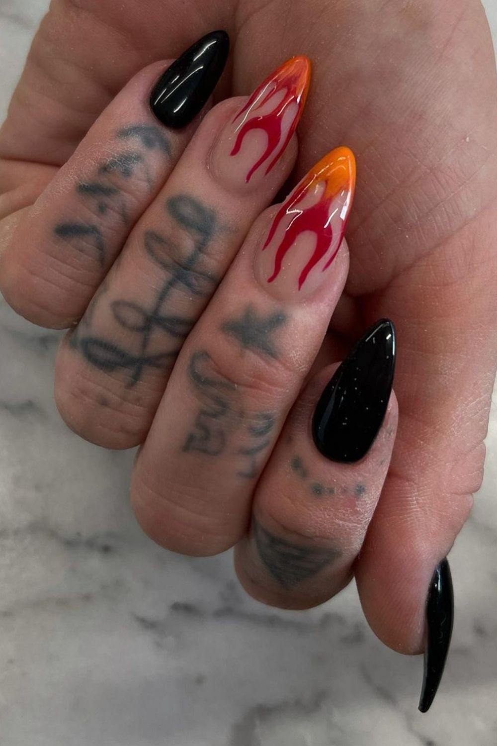 Halloween nail aesthetic | Trendy Halloween manicure to try 2021