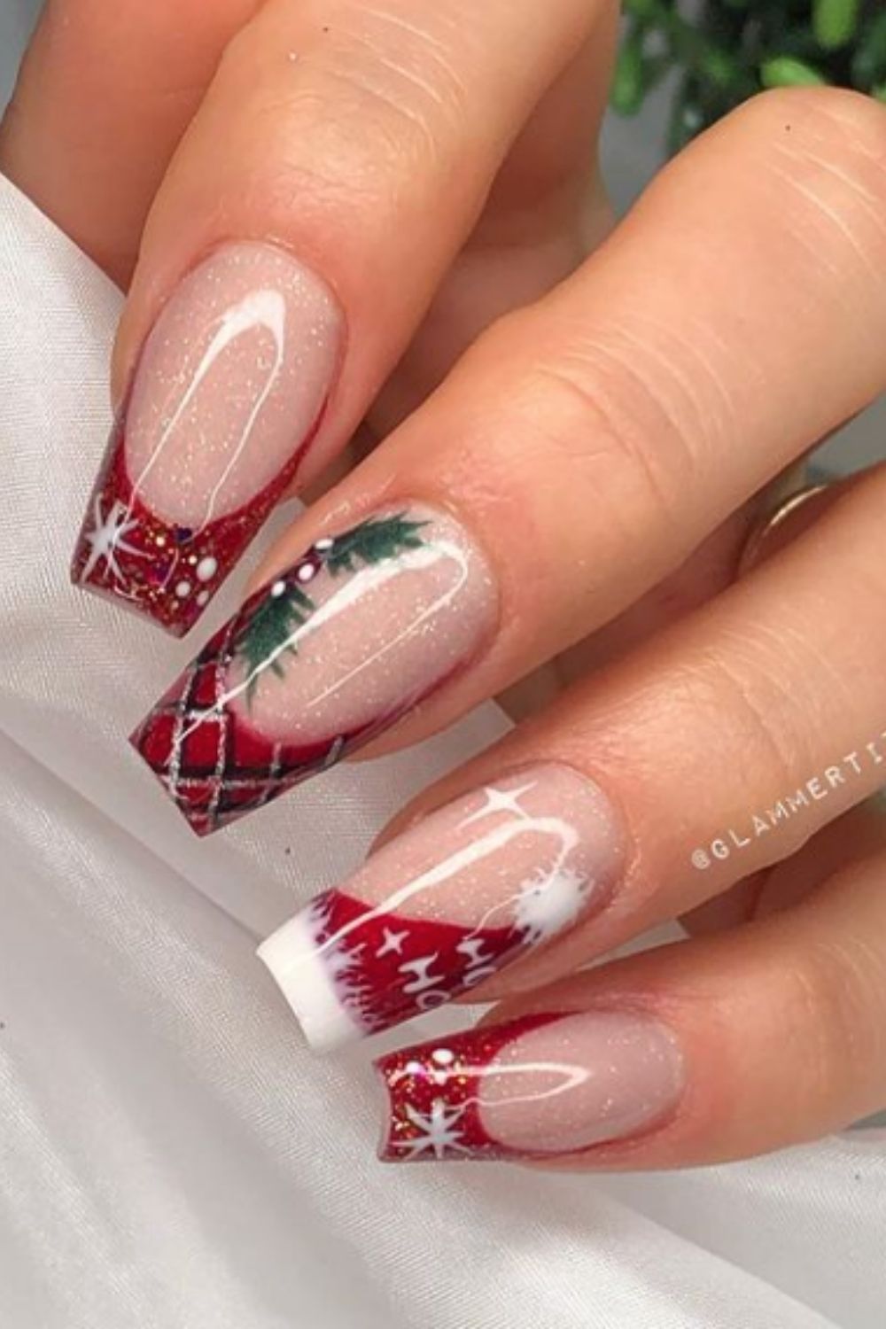 What are Christmas nail with coffin nails