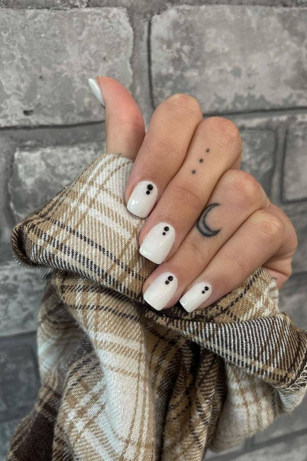 Halloween nail aesthetic | Trendy Halloween manicure to try 2021